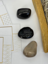 Load image into Gallery viewer, Grounding Crystal Kit
